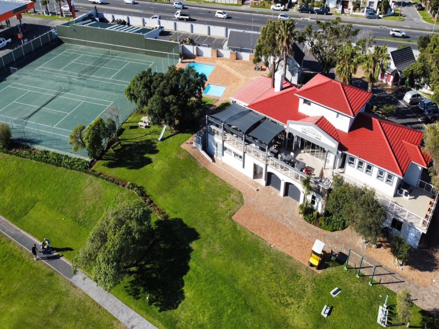 To Let 4 Bedroom Property for Rent in Greenways Golf Estate Western Cape